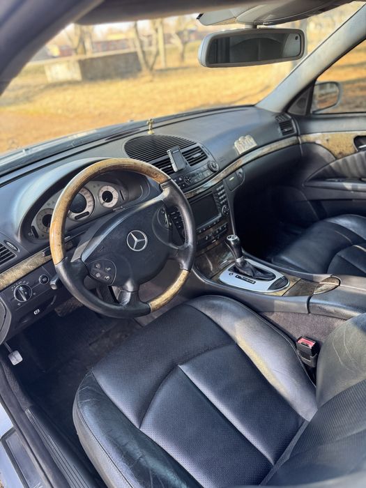 Mercedes-Benz E-class 211