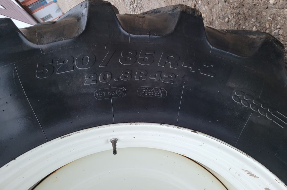 Opony 520/85R42  20.8R42 Kleber Traker