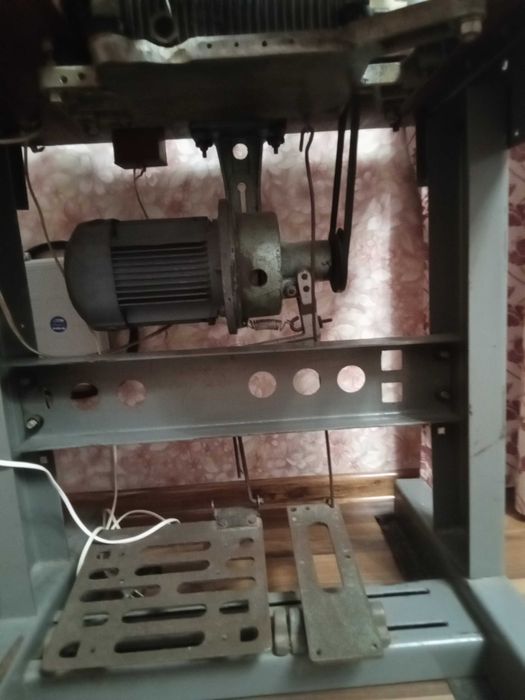 Оверлок промышленный