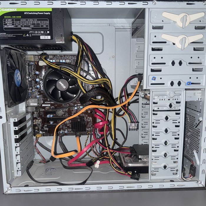 Продам ПК AMD Ryzen 3 2200g, 8 GB ОЗУ