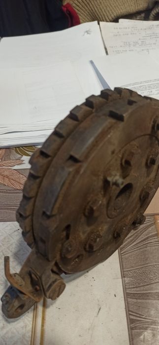 Перепускний механізм механічний, внутрішня частина.