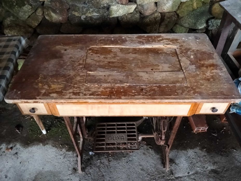 Máquina Costura OLIVA Antiga