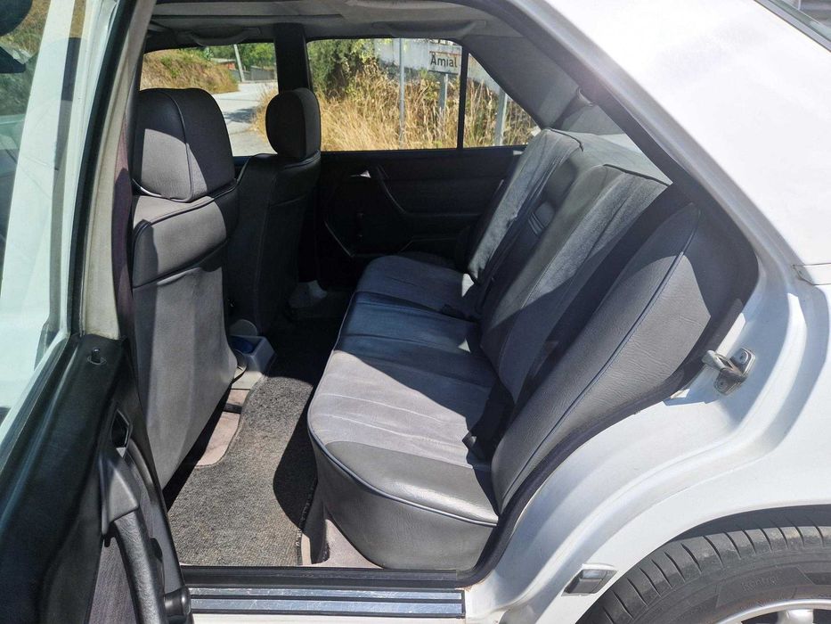 Mercedes W124 250D