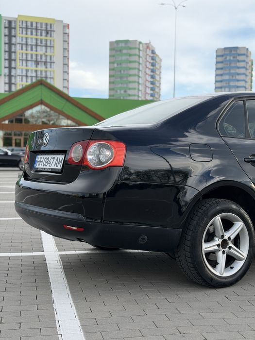 Volskwagen Jetta 1.6 газ. Автомат