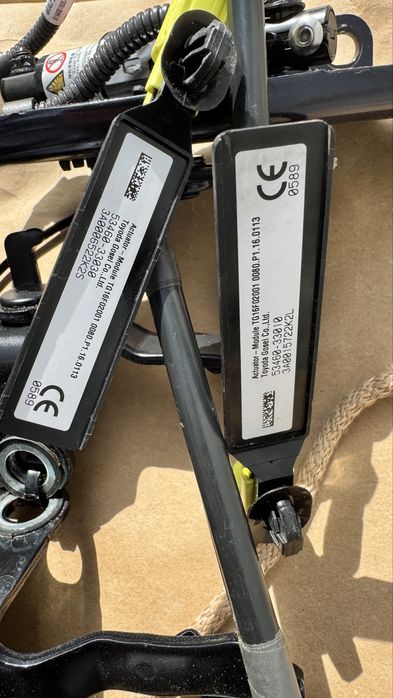 Lexus ES 2018- завіси петли пирапатрон  капота в сборі з пірапатроном