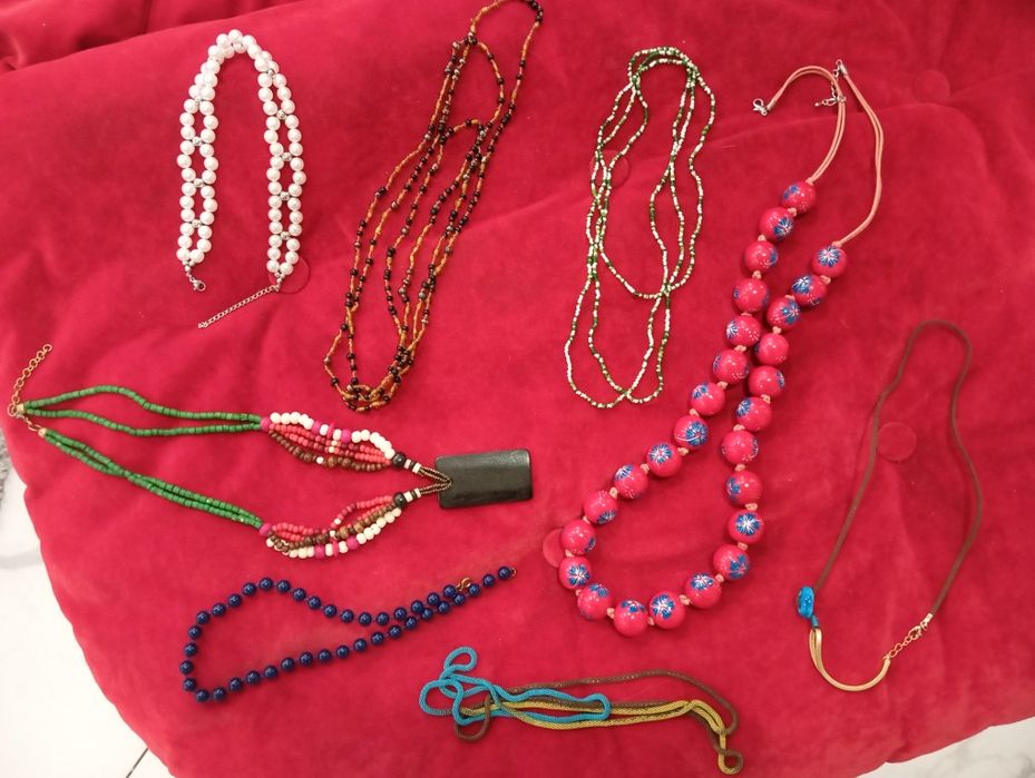 Біжутерія,прикраси бусини