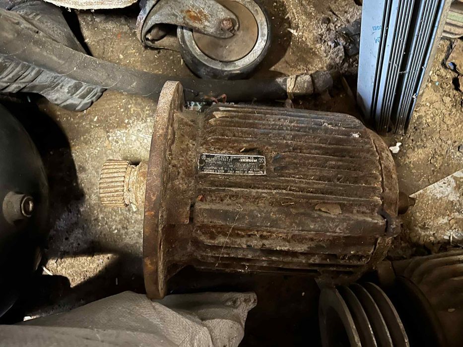 Електро двигуни,всі у робочому стані………