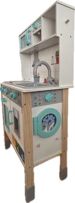 Cozinha multifuncoes em madeira com acessorios