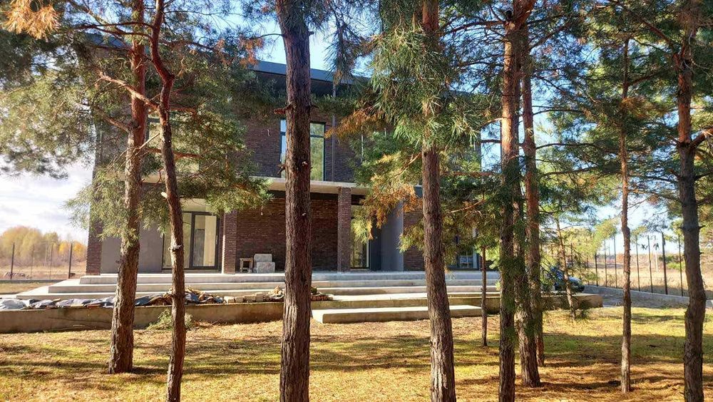 Продаю окрему будівлю в Хотянівці