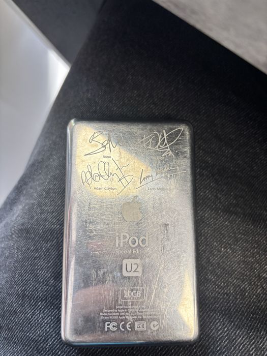 Ipod 20GB Apple з підписами музикальної групи