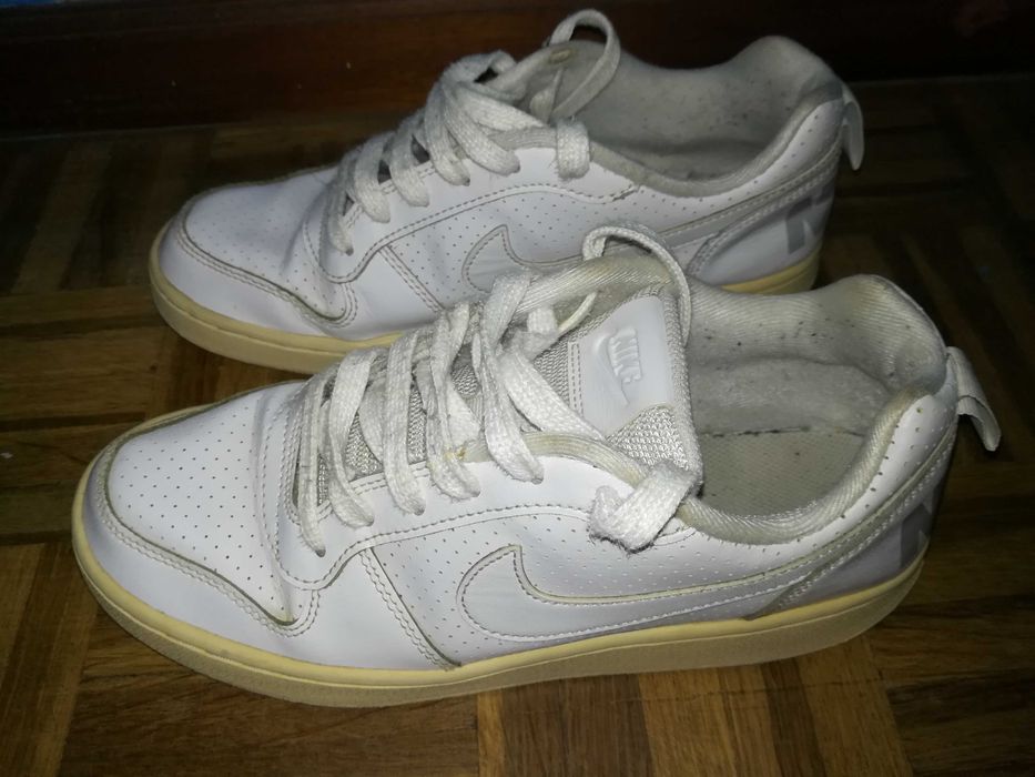 SAPATILHAS NIKE Borough! Bem CUIDADAS e Pouco Utilizadas.