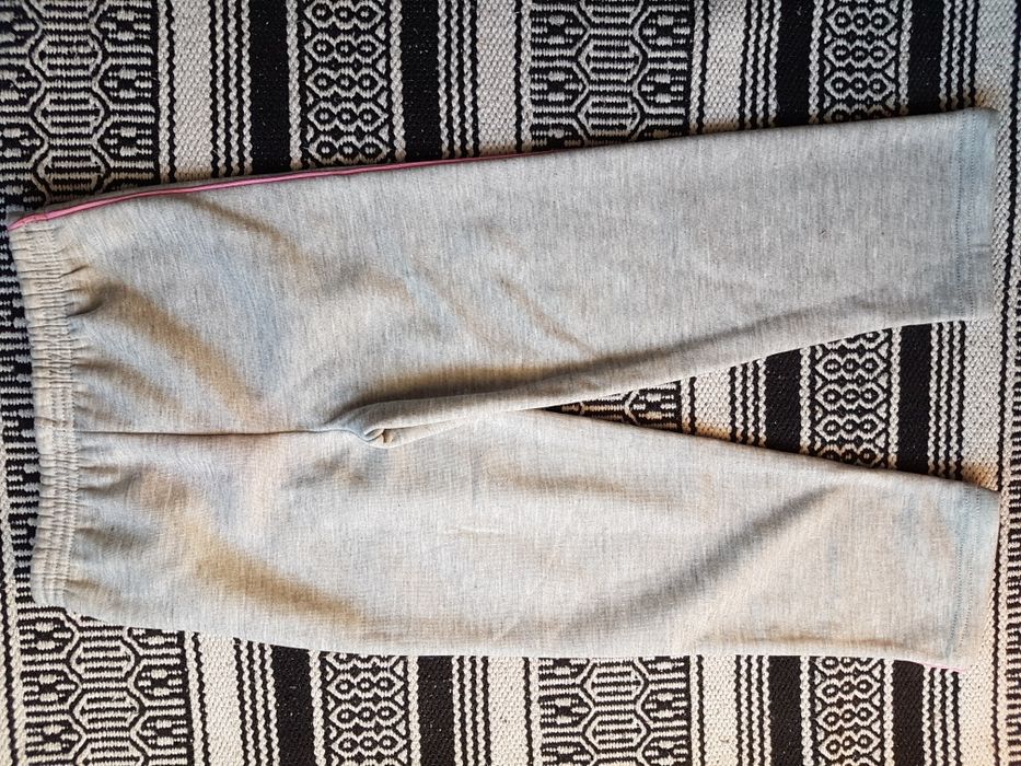 Nowe 122 cm spodnie dresowe EplusM