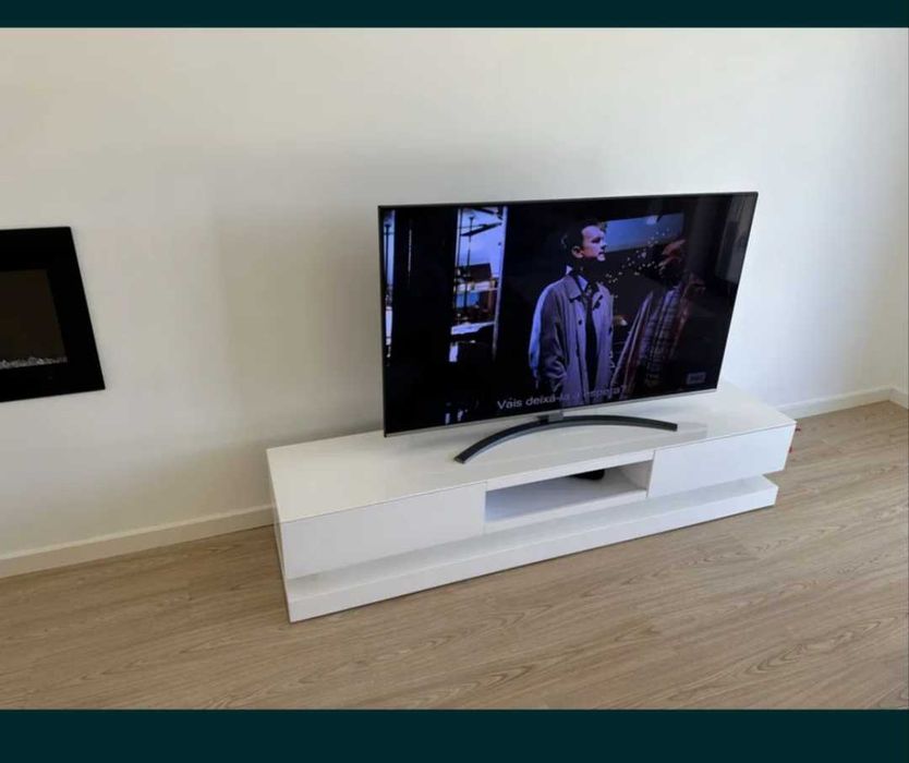 Mesa e 6 cadeiras