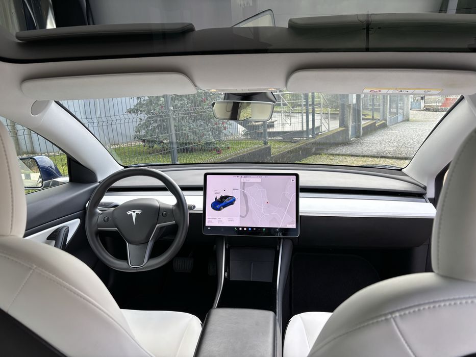 Tesla Model 3 SR+ LFP | Azul | Interior Branco | Jantes 19"