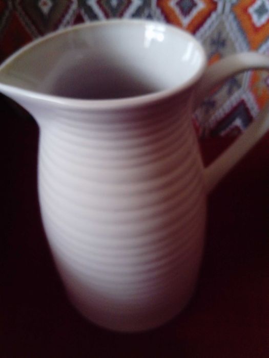 ładny dzban firmy Duka