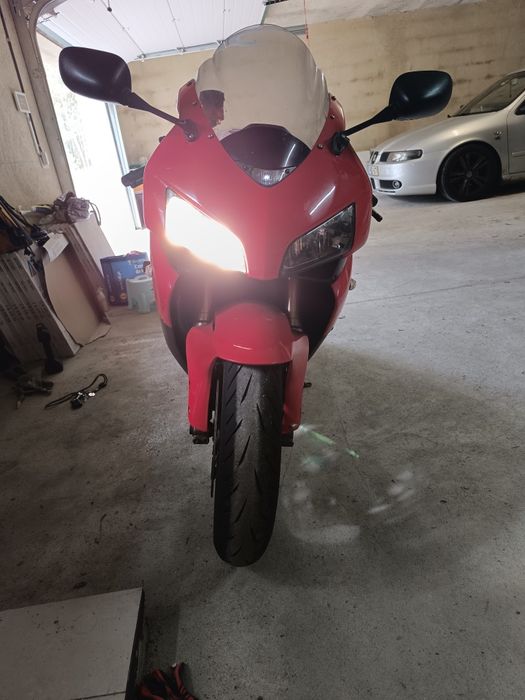Vendo CBR 1 000rr  2004
