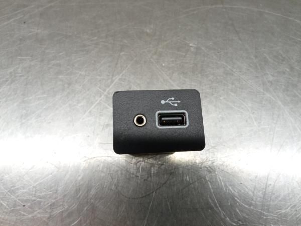 Módulo USB / AUX / IPOD NISSAN Micra V (K14)