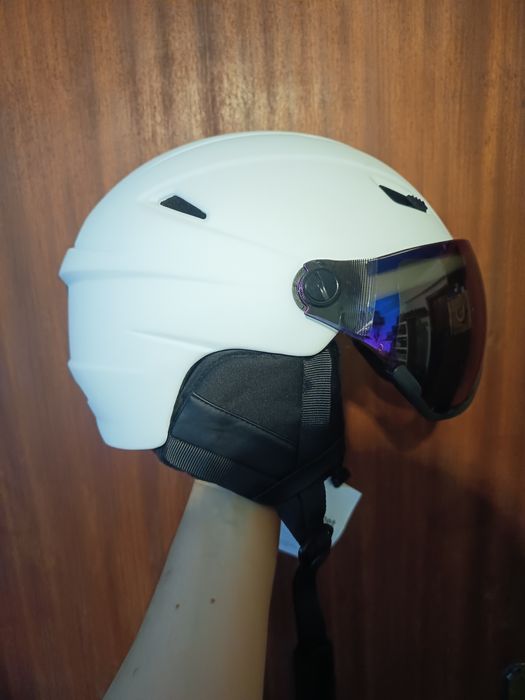 Capacete de esqui e snowboard integrado( Lixada).