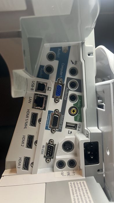 Projetor Vídeo Epson EB-680Wi