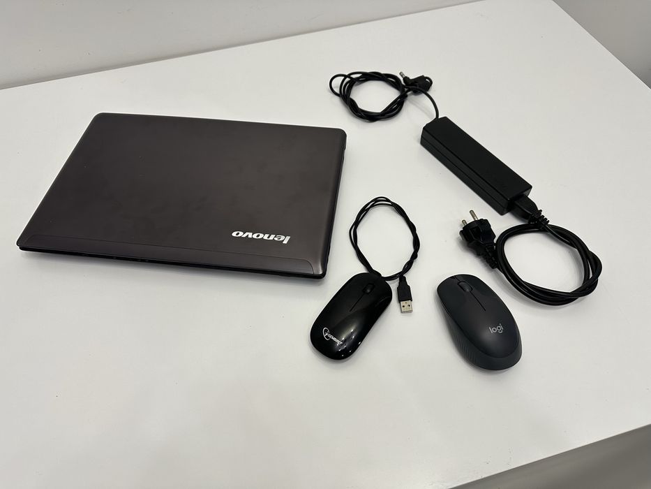 Lenovo IdeaPad Z570 — 15,6”, Intel Core i3, 4 ГБ RAM + 2 мишки