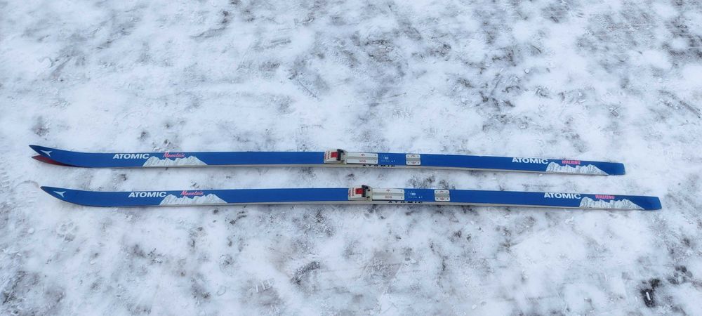 Klasyczne narty biegowe ATOMIC wiązania SDS - długość 205 cm