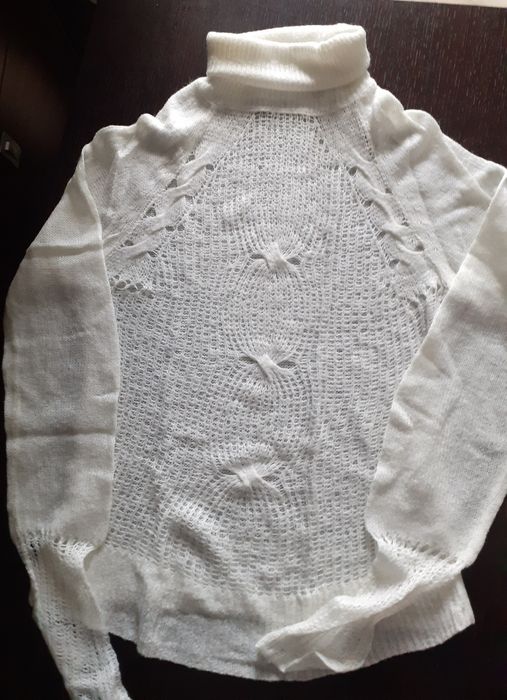 Ażurkowy ecru sweterek damski golf Quoisque