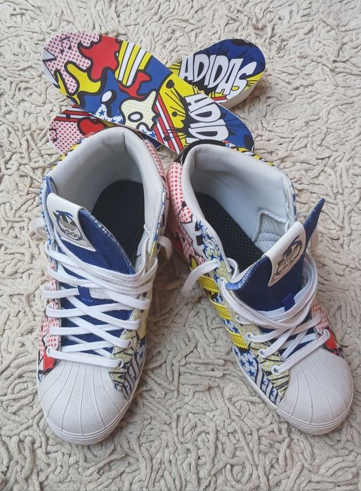 Buty Adidas Originals, kolekcjonerskie Superstar UP Graffiti by Rita Ora