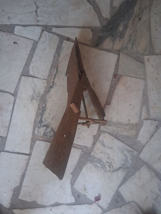 Alfaia para abrir regos
