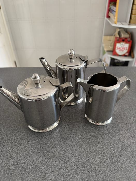 Leiteira e chaleira em inox