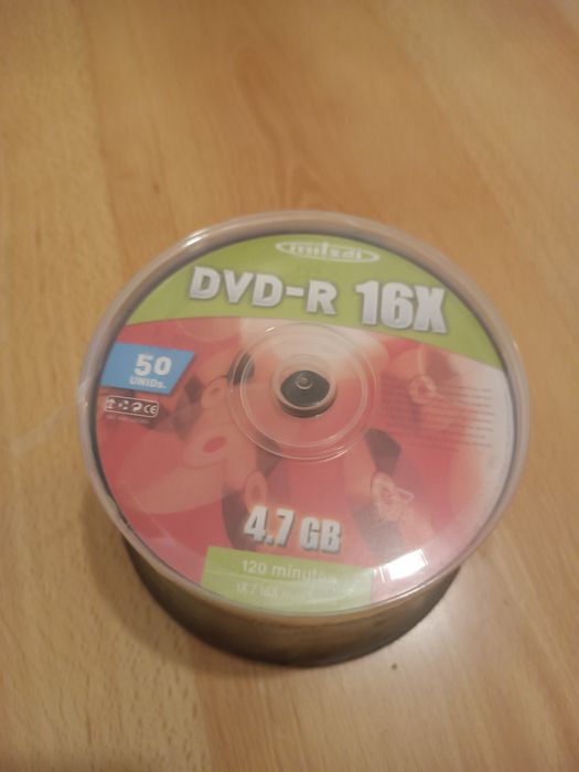 Caixa 50 dvd-r novos