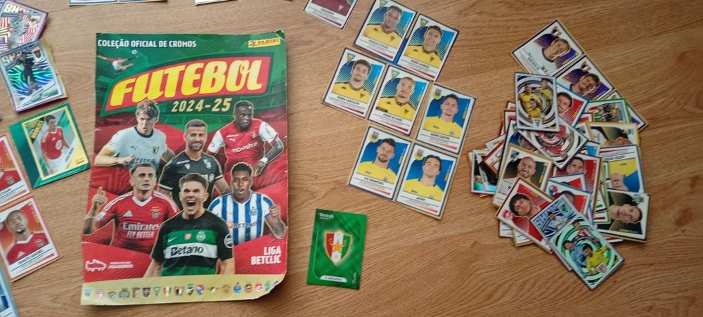 Cadernetas e Cromos Futebol e Pokémon