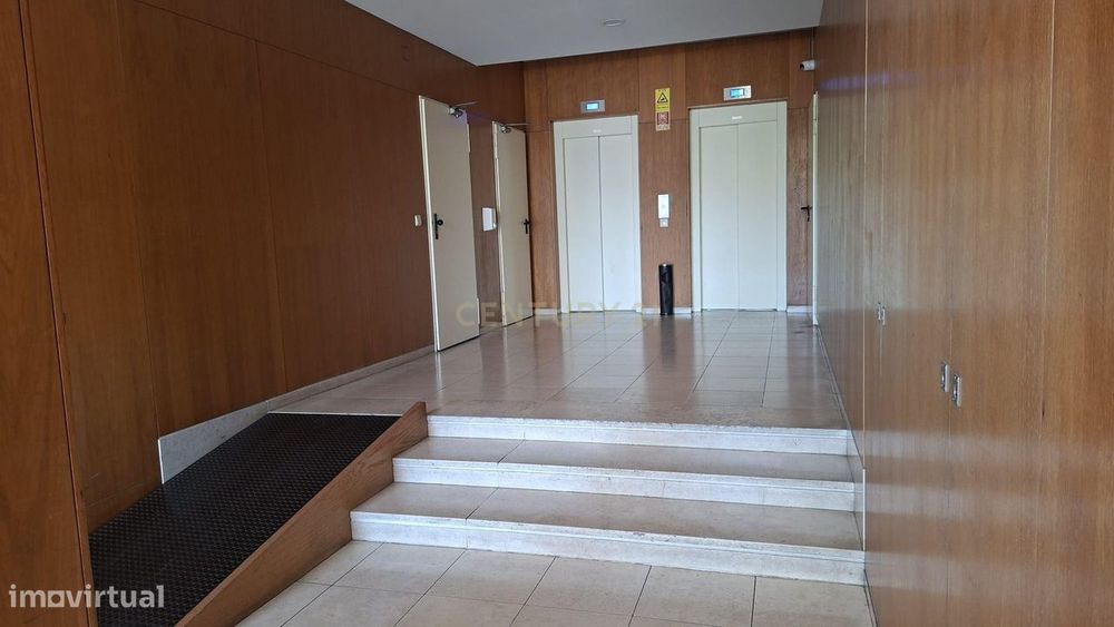 T0 com 83 m², varanda e estacionamento | Bessa – Porto