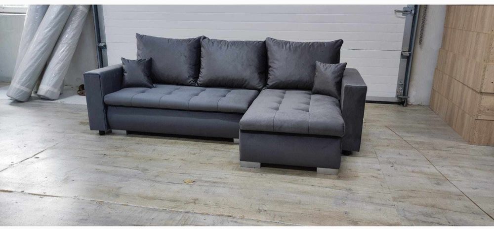 Narożnik z funkcją spania i pojemnikiem na pościel