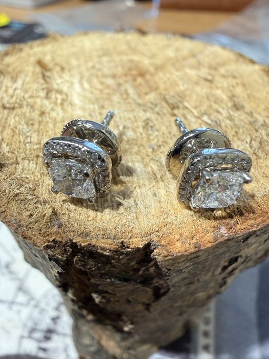 Золоті пусети з діамантами