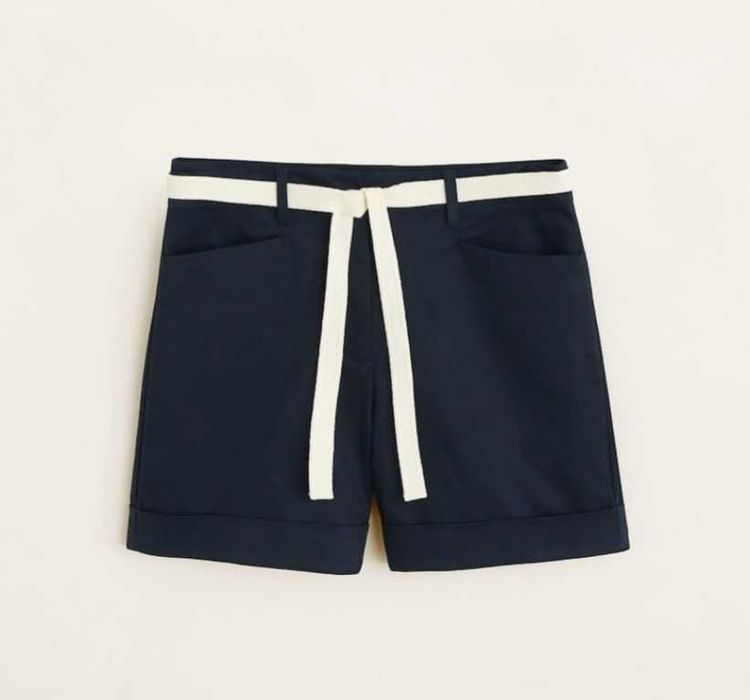 новые хлопковые шорты Mango с поясом (бежевые и темно синие).