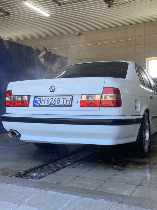 BMW E3 4 91-й год автомат машина в хорошем состоянии