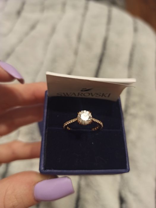 Przepiękny Pierścionek Swarovski rozm. 14/15 biżuteria
