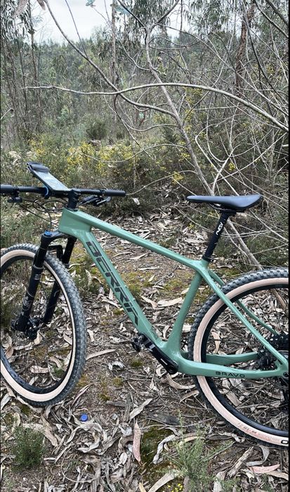 Vendo bicicleta Btt Berria Bravo em Carbono