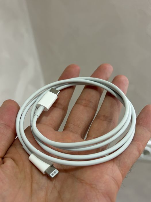 Кабель Apple USB-C to Lightning