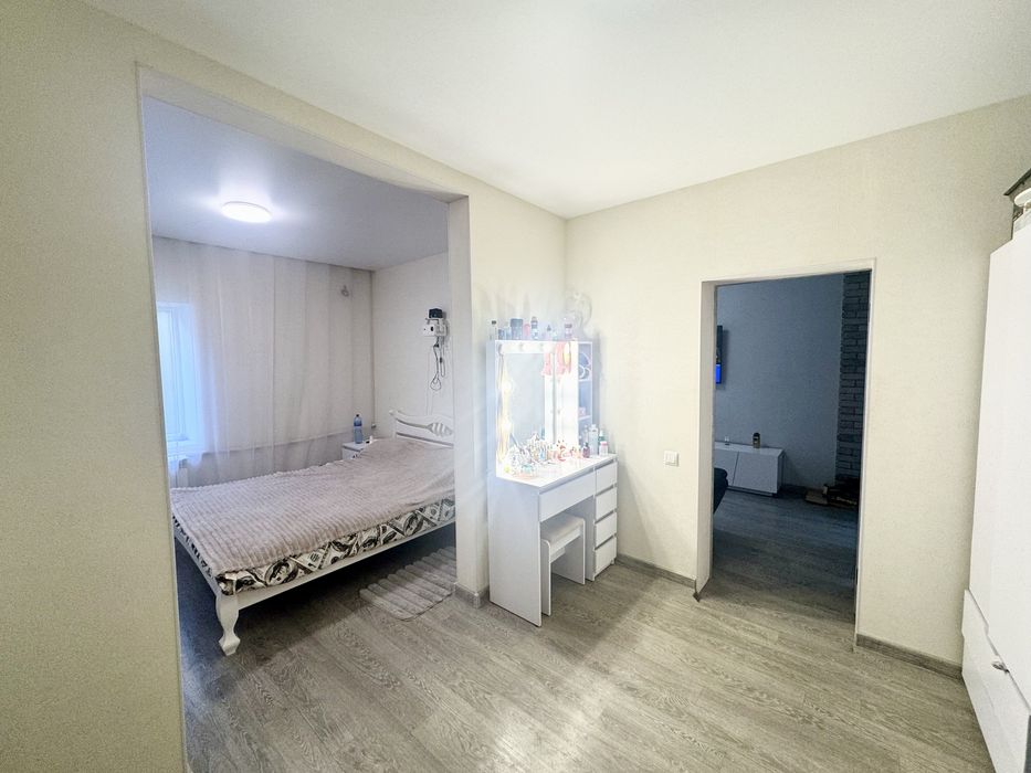 Продам будинок. Свій двір!!