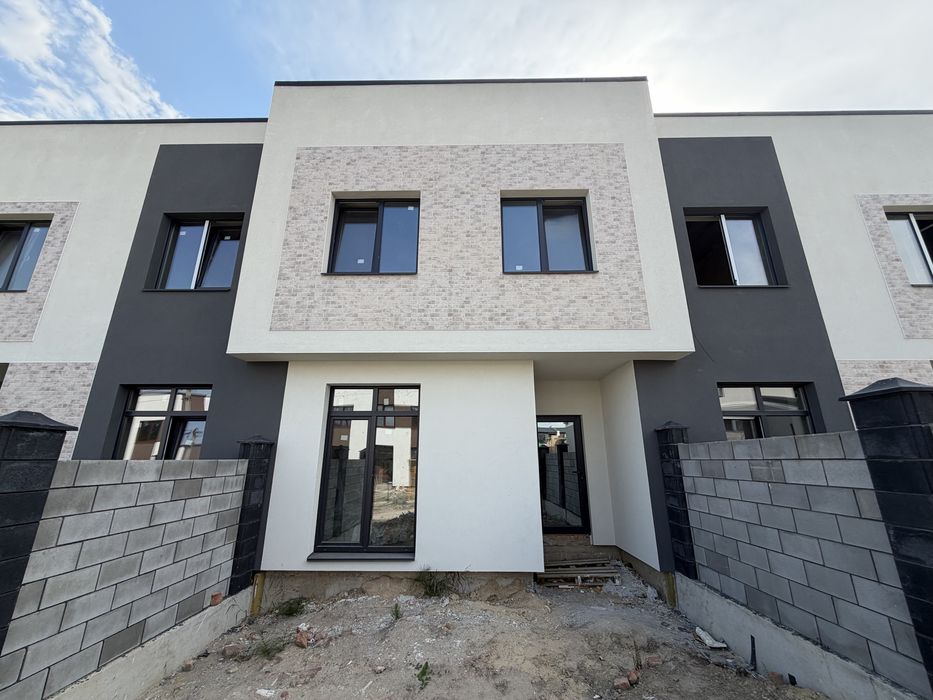 Продам 4к котедж з міськіми мережами!
