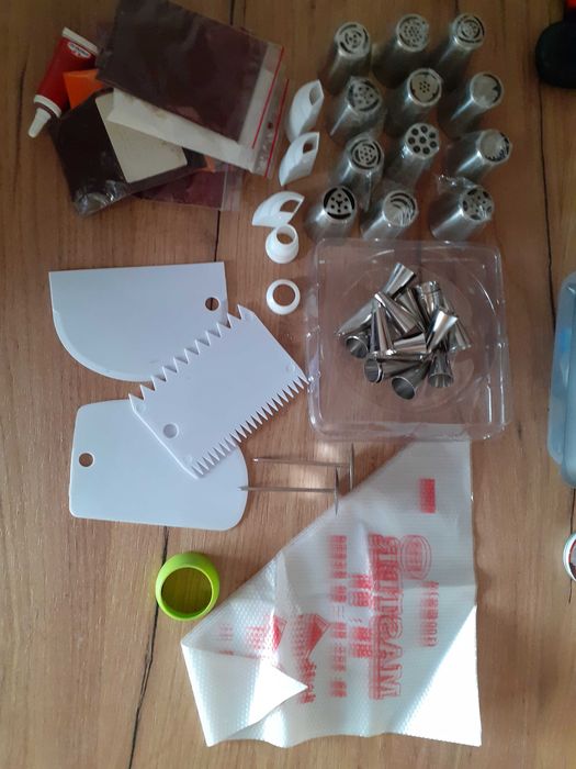 Atrapy do tortów i inne akcesoria