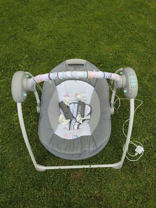 Bujaczek leżaczek huśtawka lionelo z melodiami