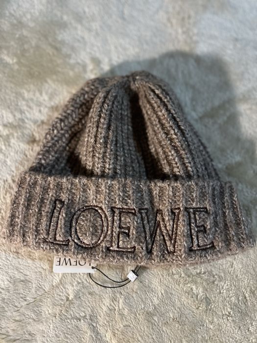 LOEWE wool cap шапка one size (lana 7%, махер 61%, poliamid 31%) — zdjęcie 4