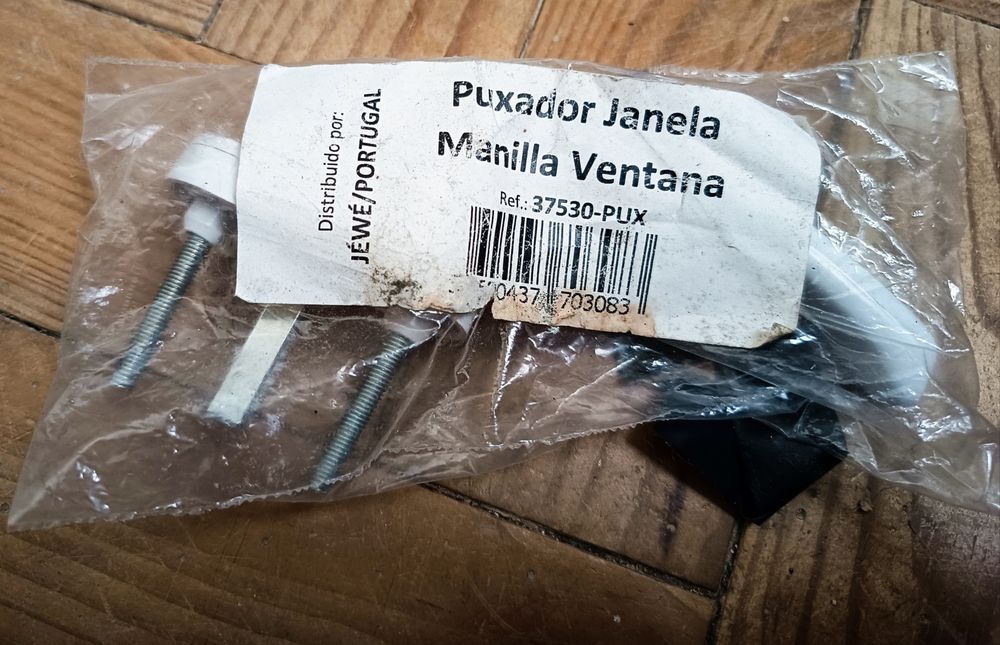 Janela PVC Oscilobatente 100x100 Nova (2 Folhas Vidro Duplo)