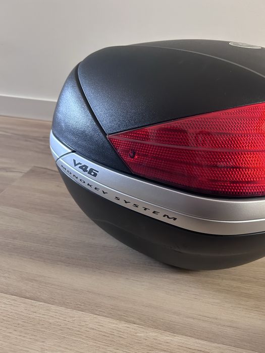 Top case Givi v46 + base
