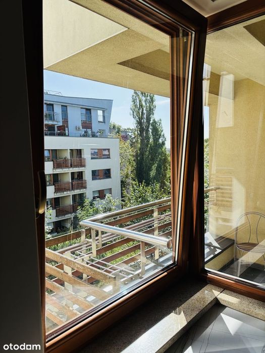 BEZPOŚREDNIO, ciche w ścisłym centrum , z miejscem postojowym w garażu
