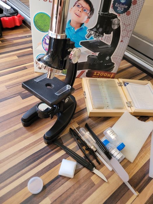 Mikroskop Opticon czy jakoś tak