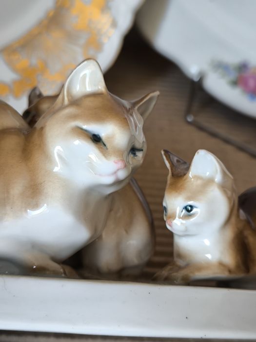 Figurka koty piękna stara porcelana sygnowana