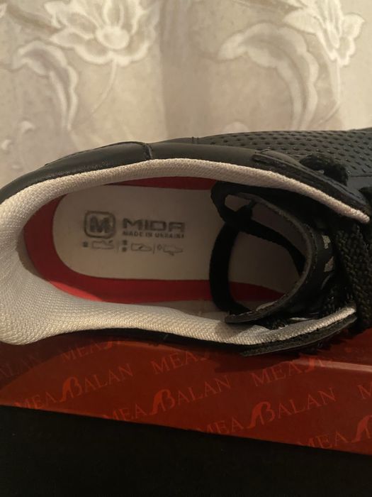 Кросівки натуральна шкіра